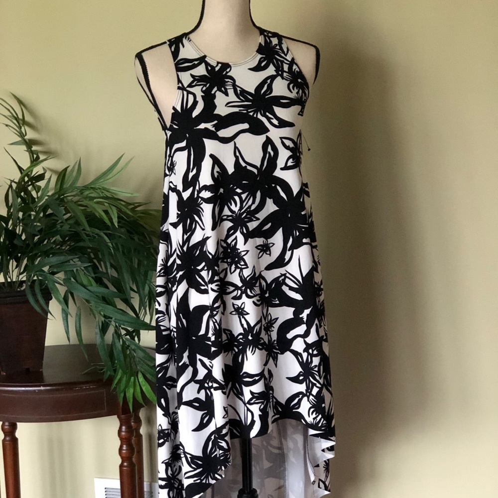 AKIRA Sleeveless Hi Low Floral Black/White SMALL Casual Dress